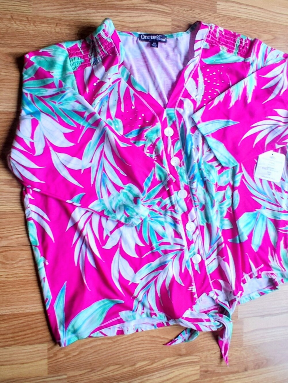 NWT Womens Plus Size Top By Onque Casuals Pink With Bling And Fooral Print Sz 2X